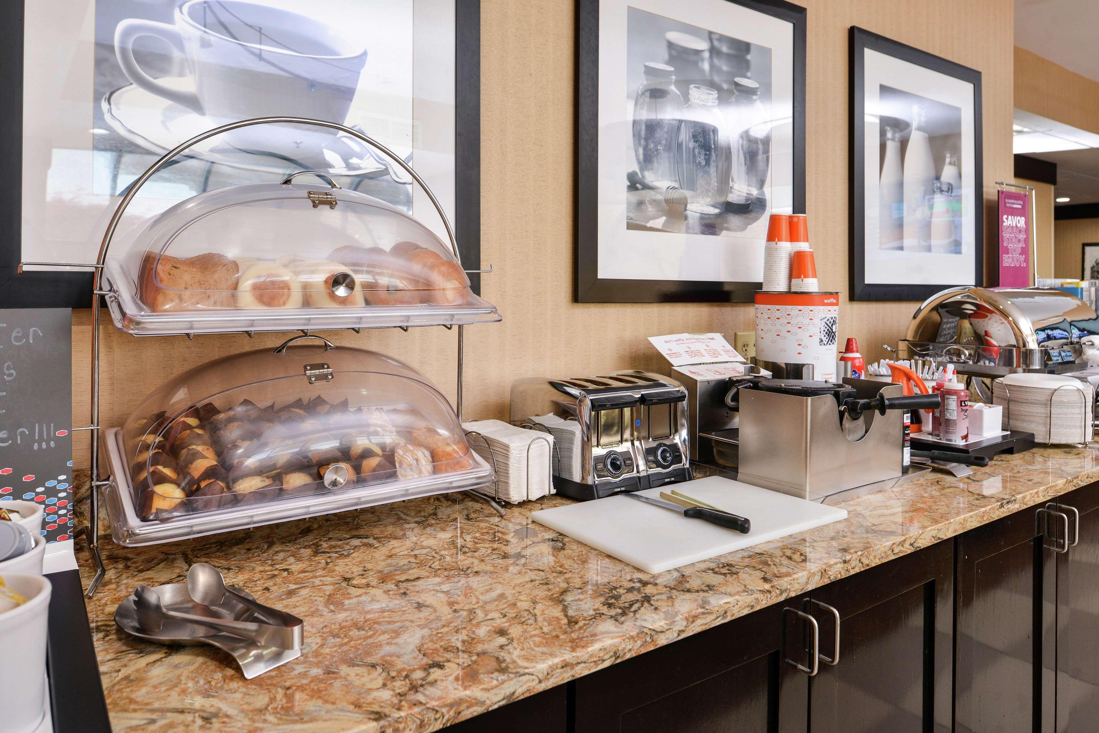 Hampton Inn Staunton Zewnętrze zdjęcie