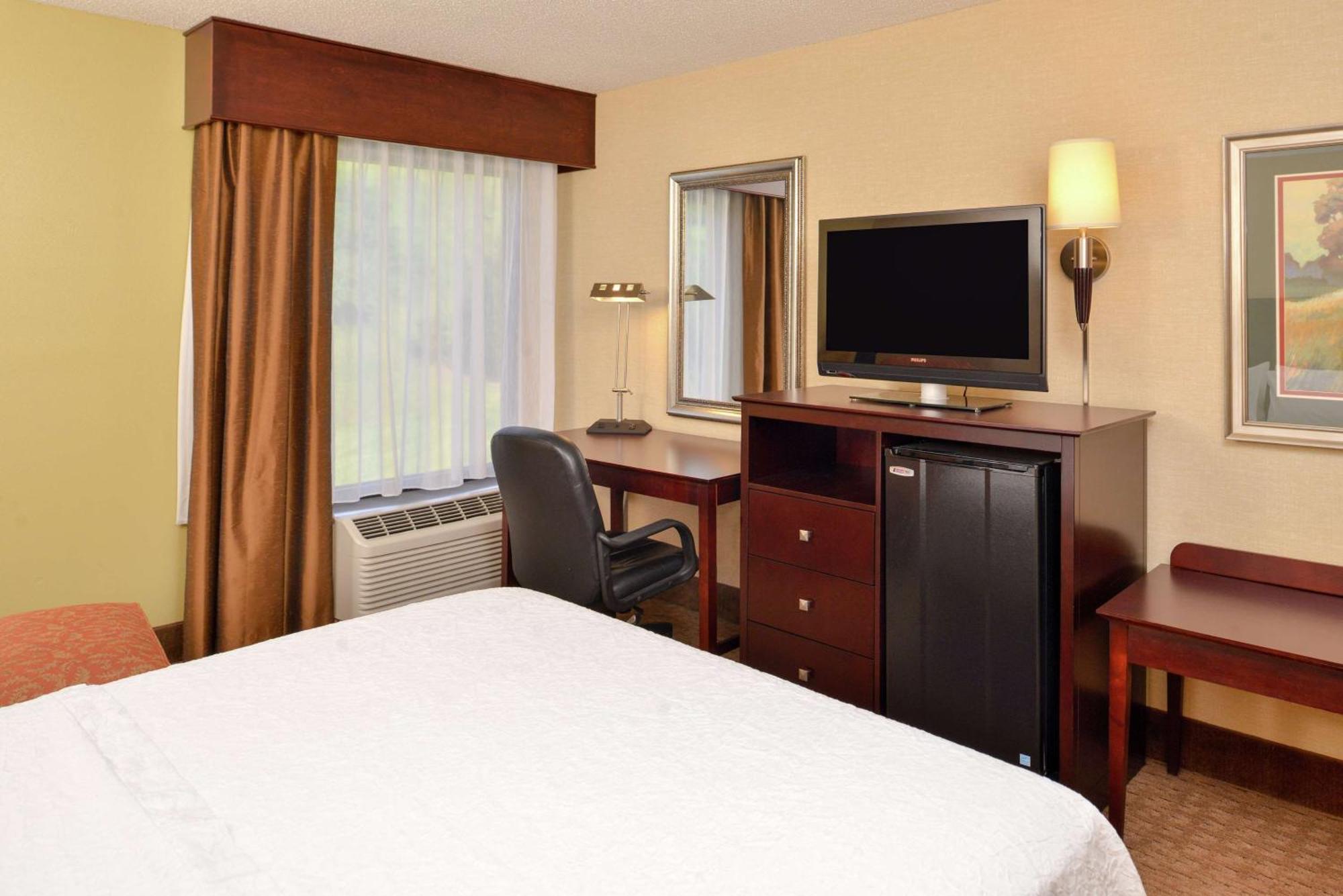 Hampton Inn Staunton Zewnętrze zdjęcie