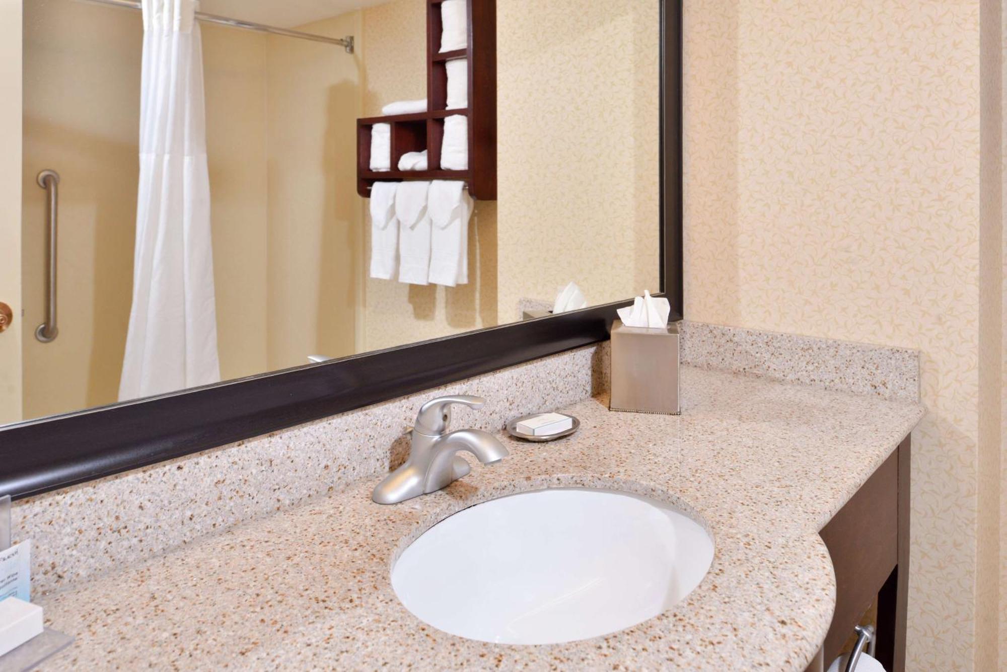 Hampton Inn Staunton Zewnętrze zdjęcie