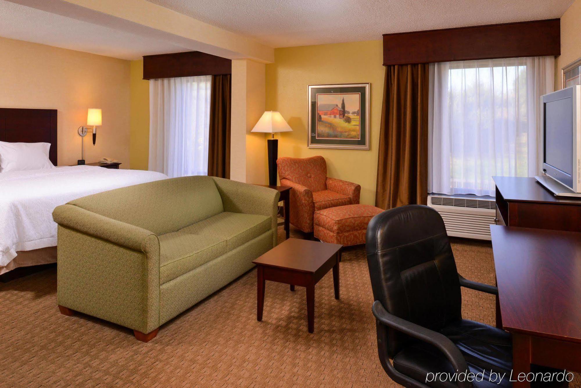 Hampton Inn Staunton Zewnętrze zdjęcie