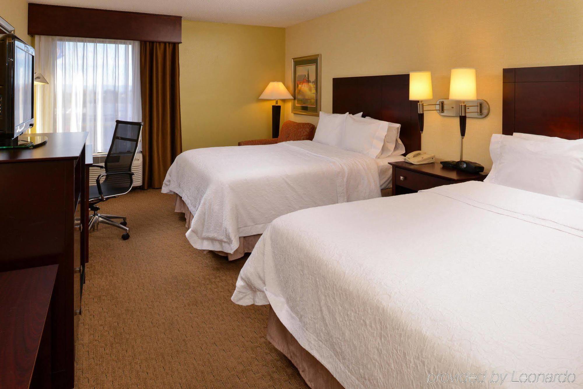 Hampton Inn Staunton Zewnętrze zdjęcie