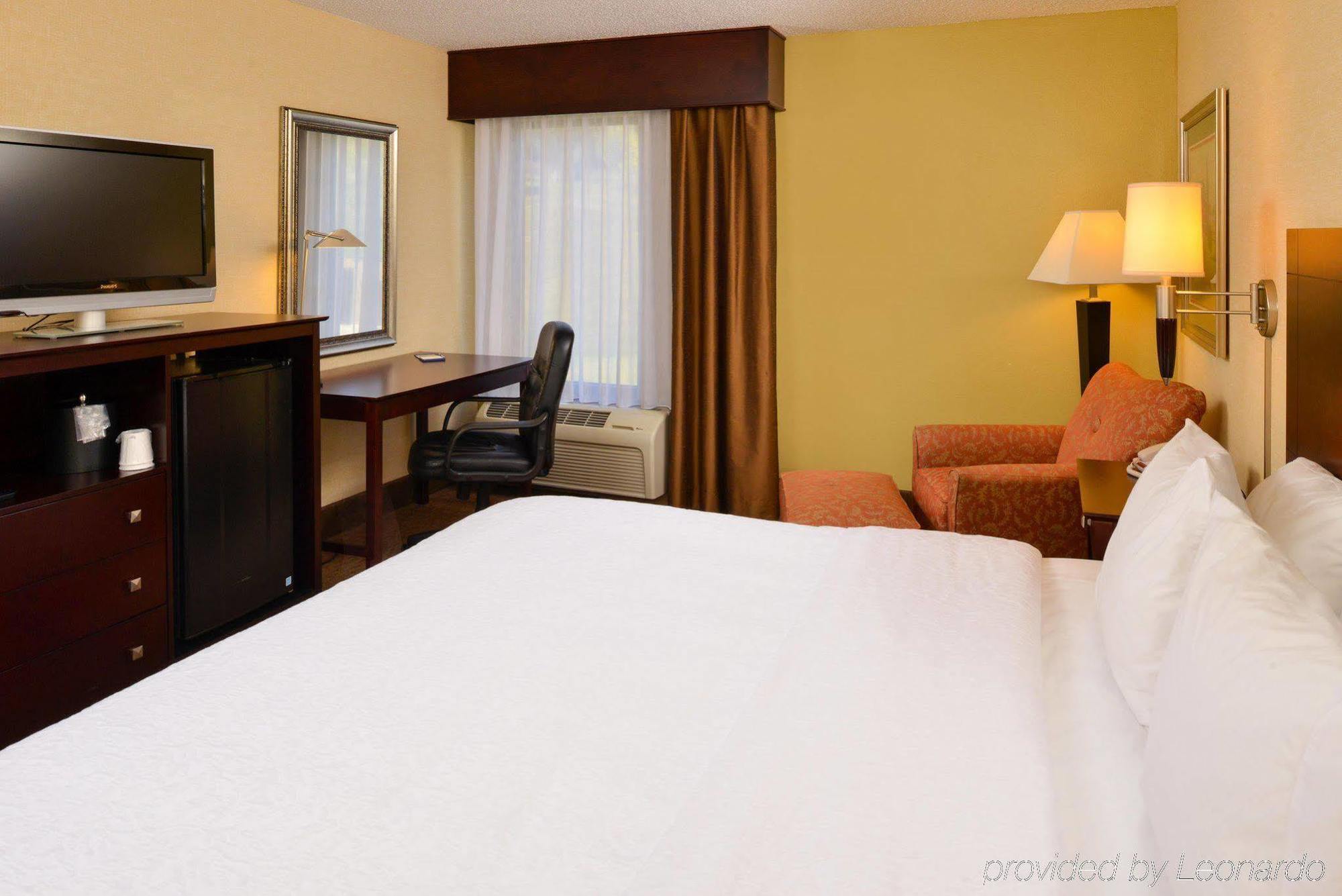 Hampton Inn Staunton Zewnętrze zdjęcie