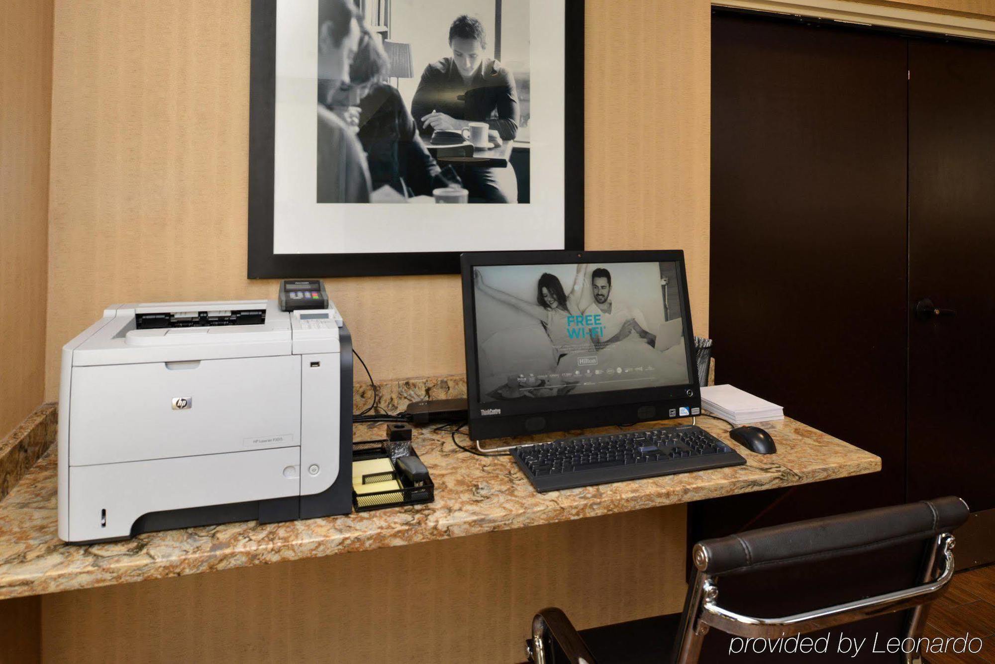 Hampton Inn Staunton Zewnętrze zdjęcie